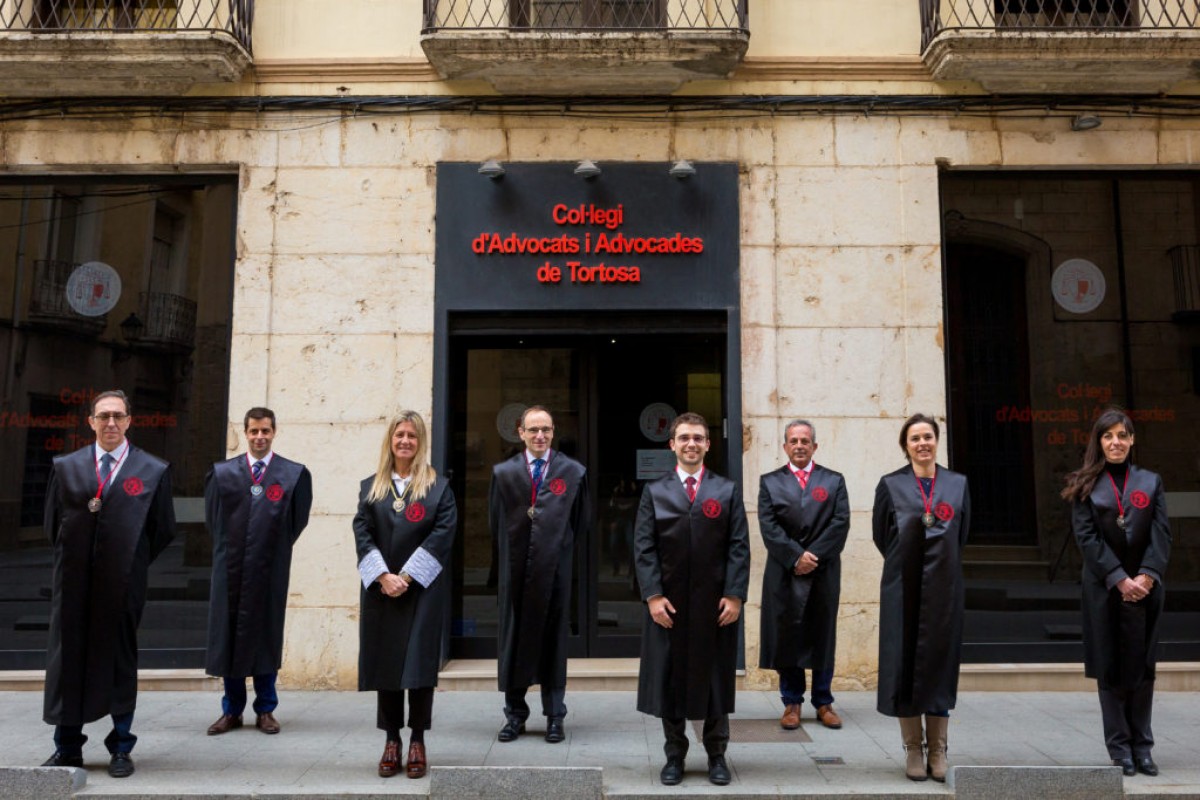 Foto grupal del Col·legi d'Advocats i Advocades de Tortosa 