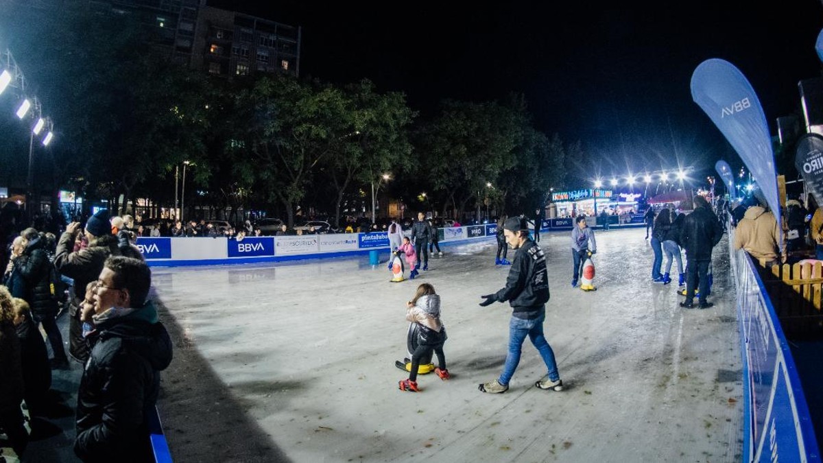 La pista de gel de la plaça de la Llibertat estarà oberta fins al 8 de gener