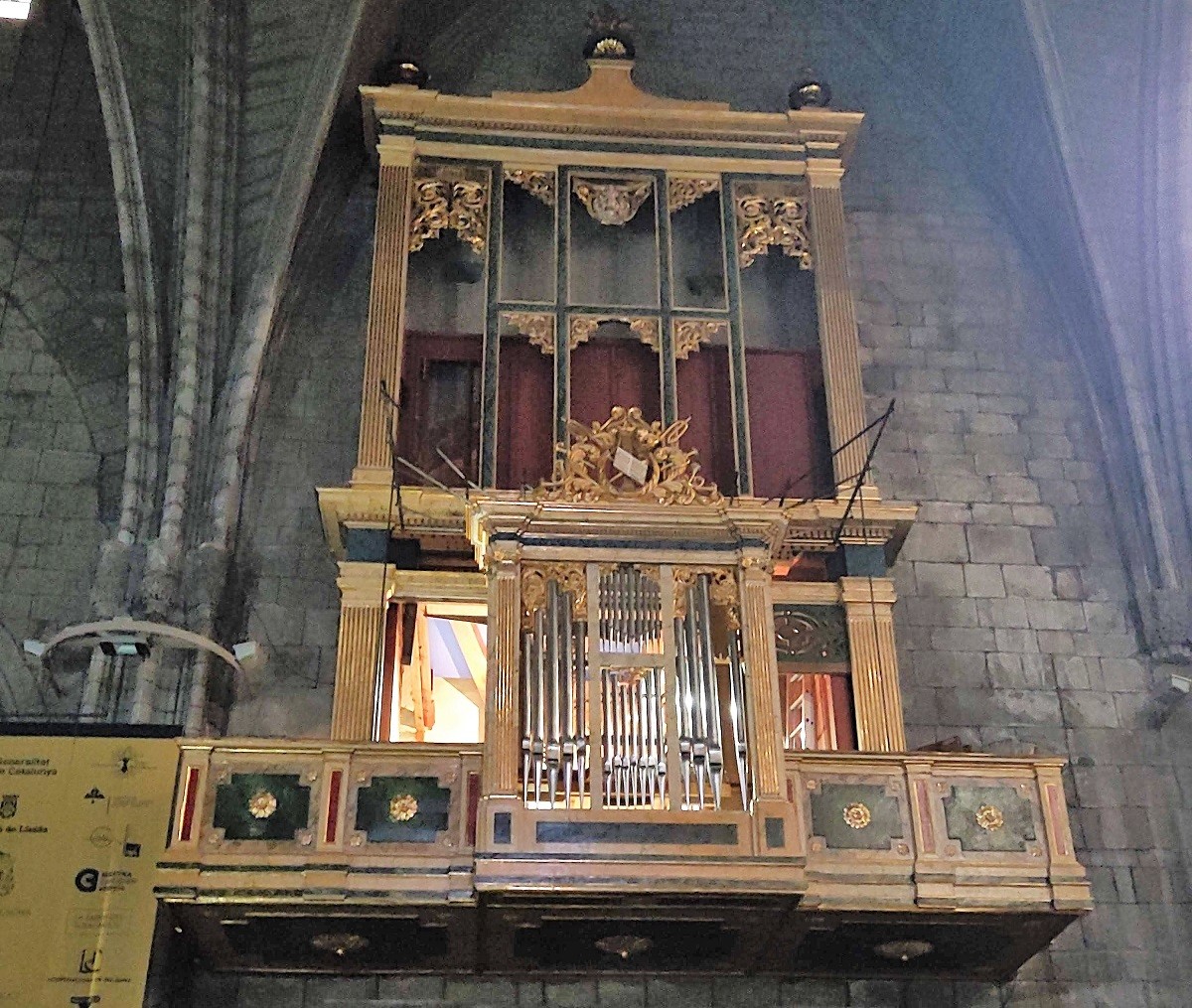 Des de finals de novembre, tècnics de Blancafort Orgueners de Montserrat SL estan duent a terme el muntatge de tots els elements ja restaurats de l'orgue.