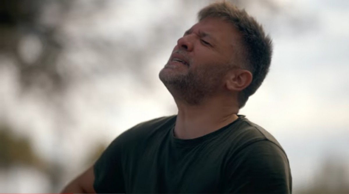Fotograma del videoclip ' És bonic que ens faci Por' la nova cançó de Joan Rovira 