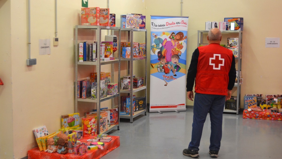 La botiga de Creu Roja amb les joguines per als infants 