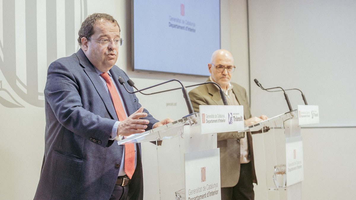  El conseller d'Interior i el director del Servei Català de Trànsit presentant el programa