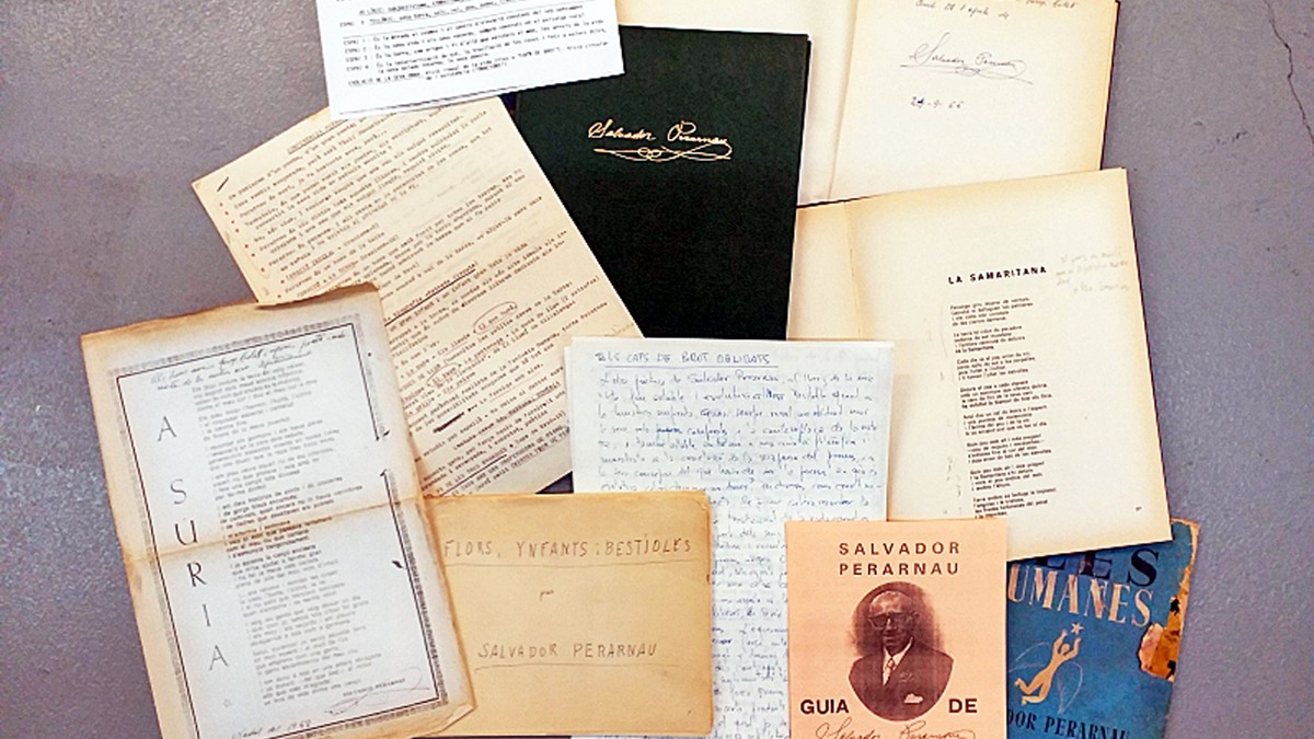 Alguns dels documents del fons documental de l'escriptor barceloní Josep Colet