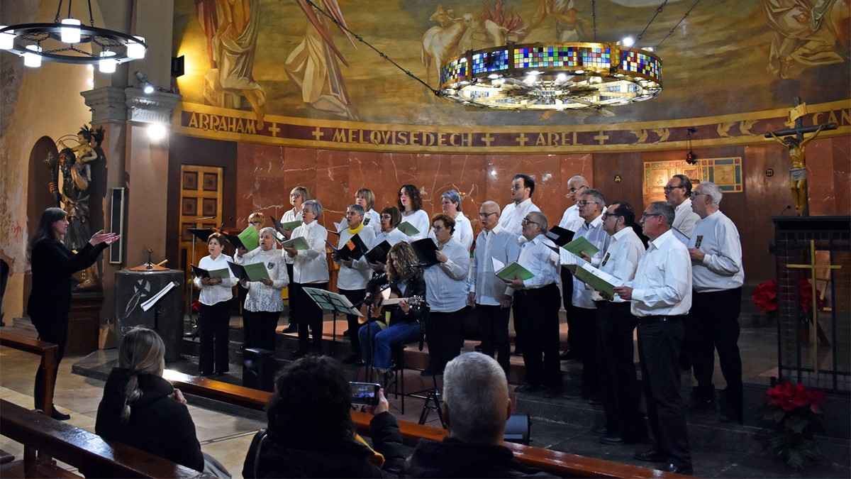Concert de la Societat Coral La Llanterna i Núria Fernández Badrenas a l'Església de Sant Cristòfol