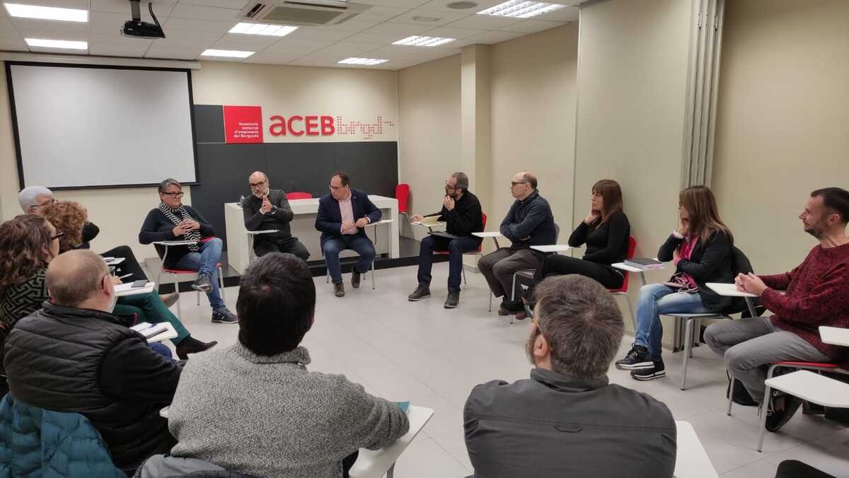 Un instant de la reunió entre el Departament de Treball, l'ACEB i el teixit empresarial i formatiu berguedà