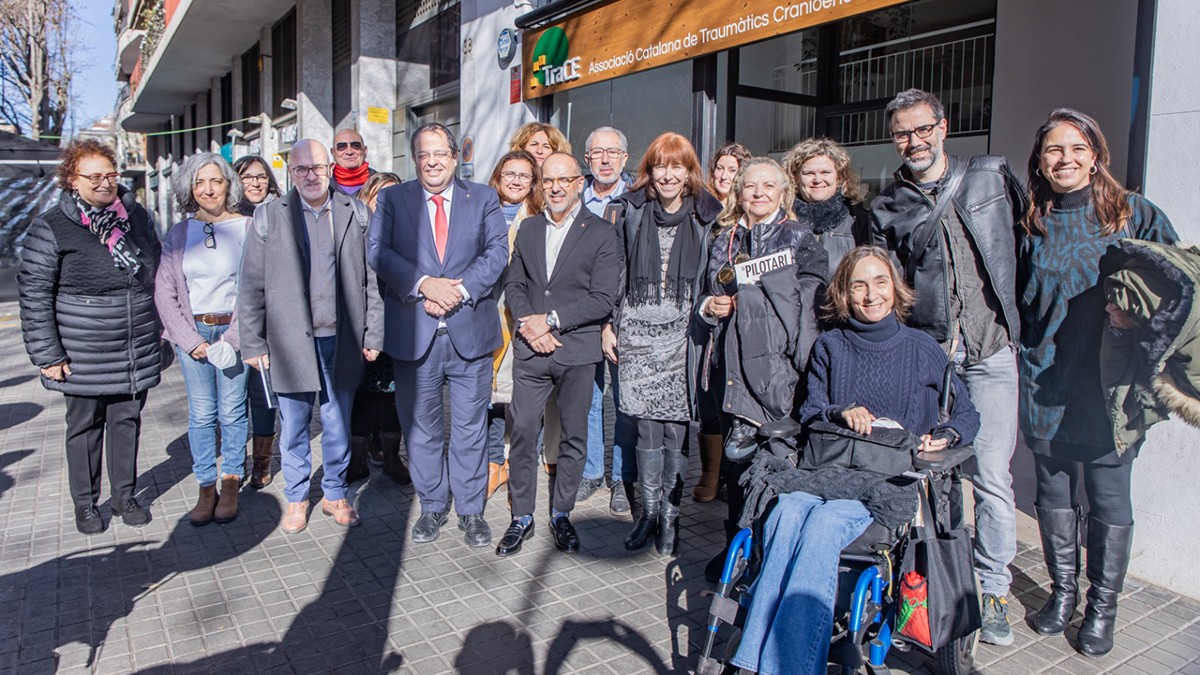Els consellers Elena i Campuzano, junt amb el director del Servei Català de Trànsit i representants d’entitats del sector de la discapacitat