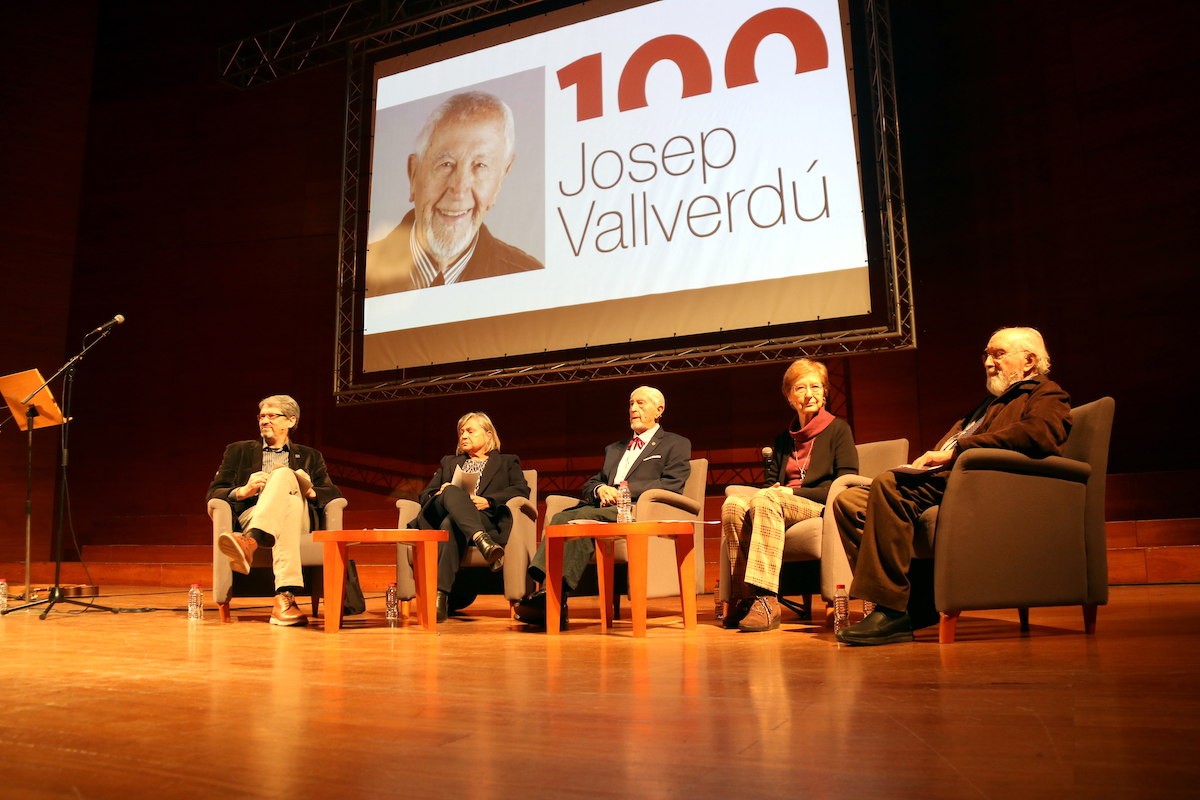 Josep Vallverdú, al centre, a l'acte d'estrena de l'Any Vallverdú a Lleida 