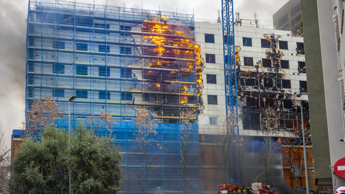 El foc a la nova construcció 
