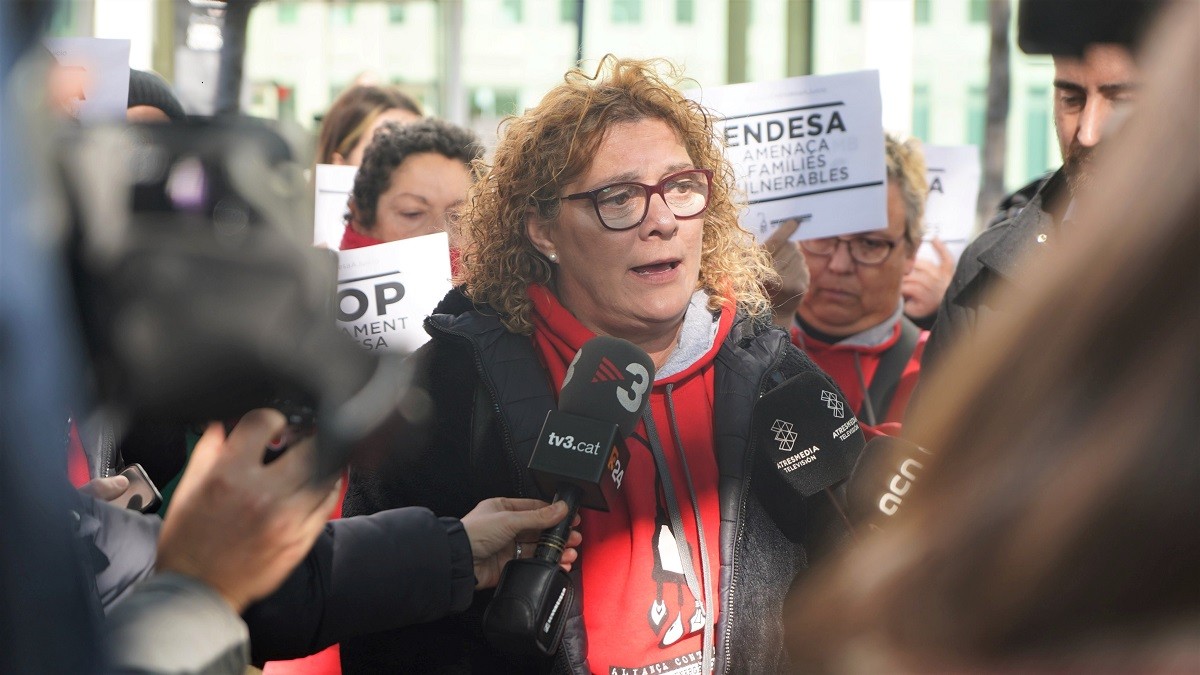 La Yolanda, la dona afectada per un engany d'una empresa de cobrament de deutes d'Endesa, als jutjats