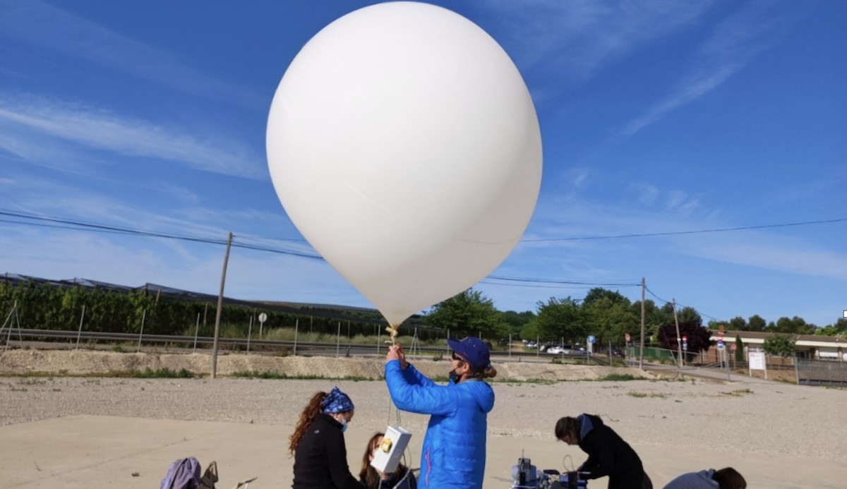 S'ha utilitzat un globus aerostàtic per a analitzar la distribució vertical de la contaminació quan l’aire queda estancat 