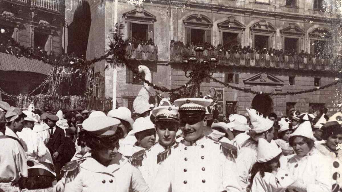 Una imatge que ens mostra la celebració del Carnaval a Reus, el 1916
