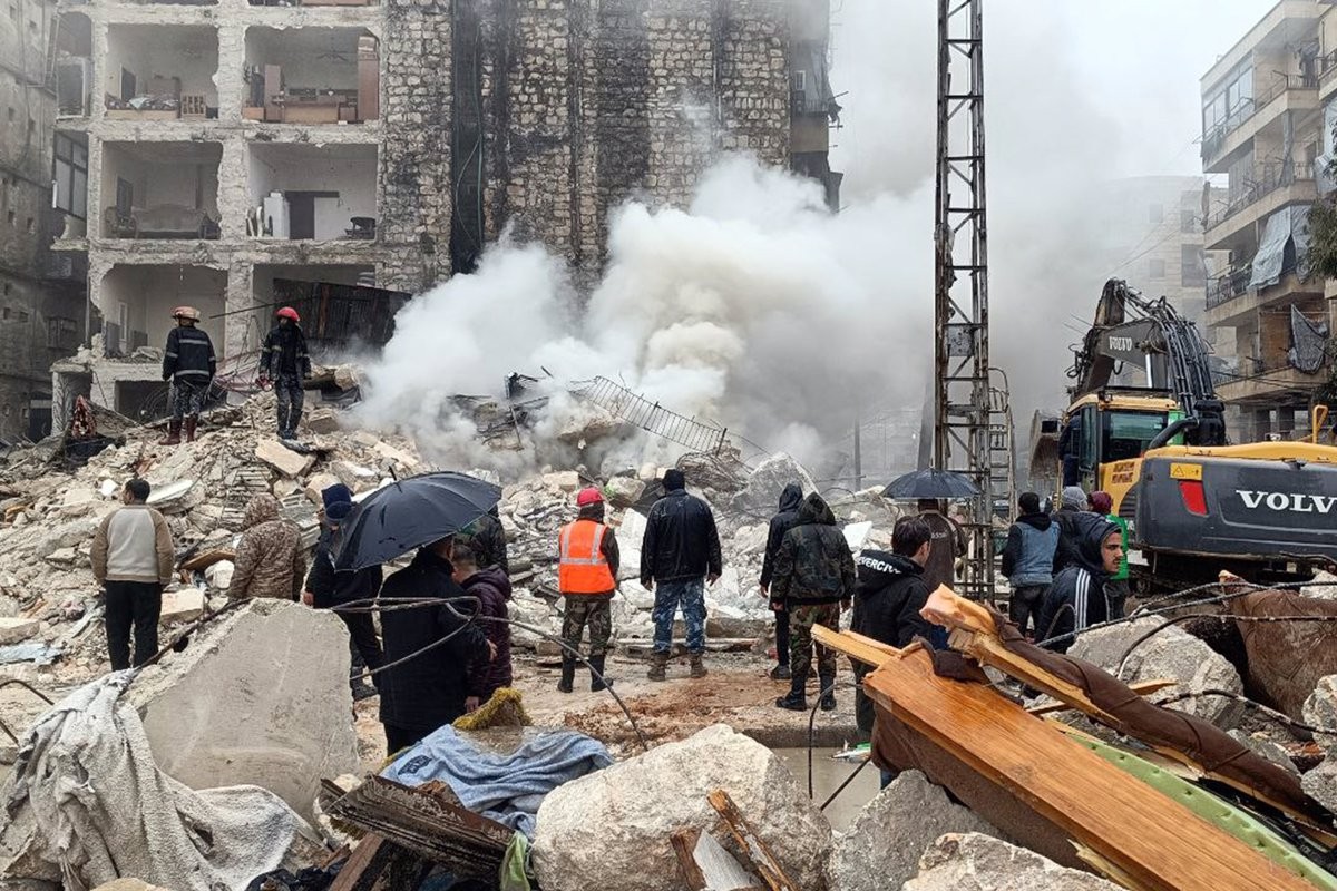 S'ensorra un edifici a la ciutat siriana d'Alep pel terratrèmol de Turquia