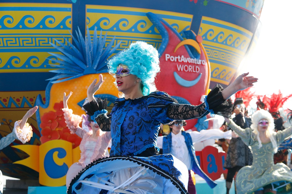 Espectacle d'obertura de la temporada de PortaAventura centrant-se amb carnaval, la novetat d'aquesta temporada.
