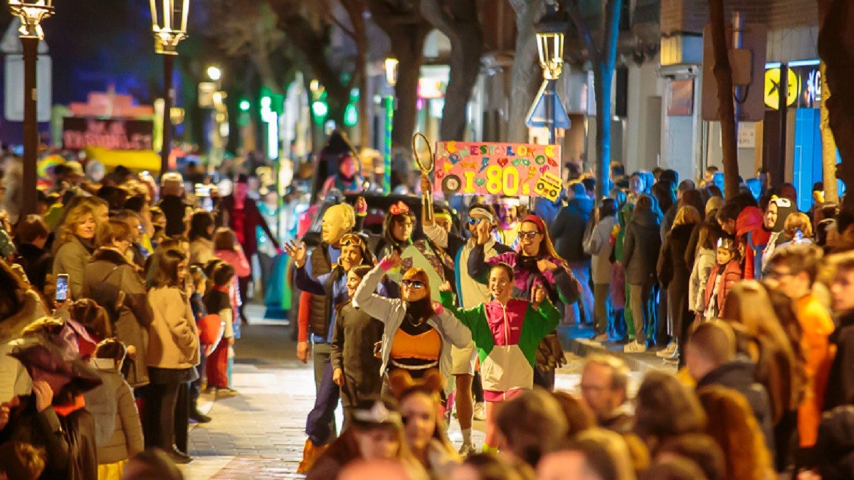 Imatge de la rua de Carnaval de Caldes.