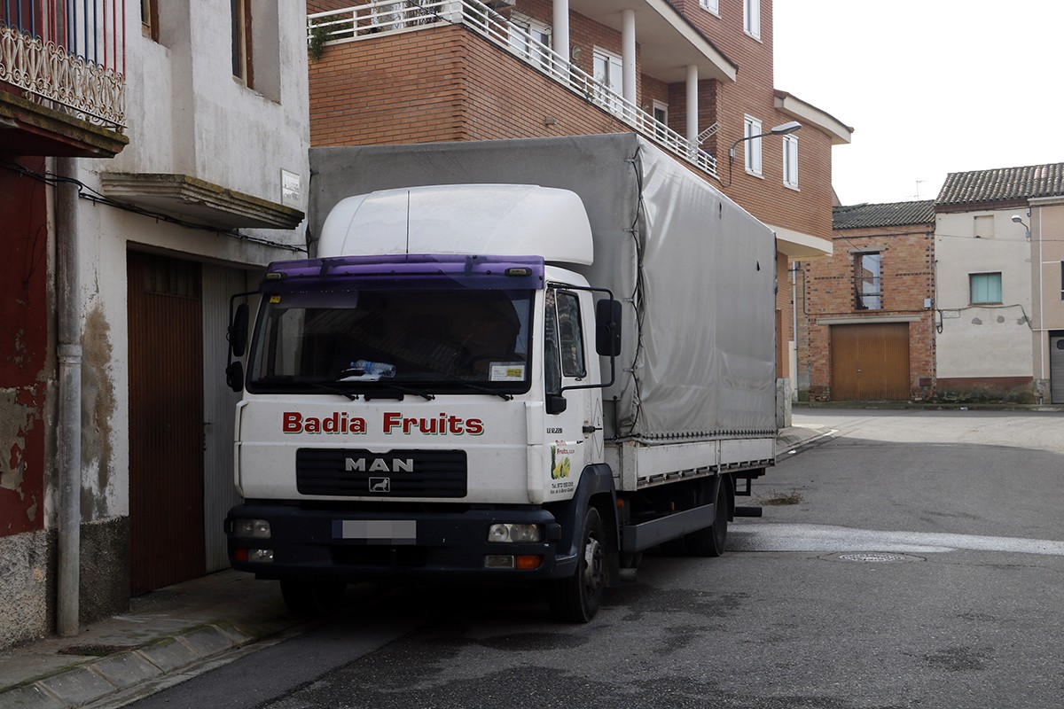 El camió de la persona ferida pels trets d'un lladre a Vilanova de la Barca.
