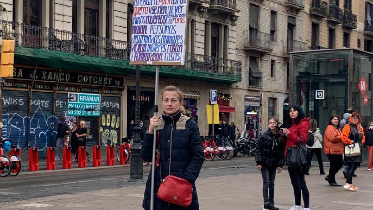 Nataliya durant una protesta a les Rambles de Barcelona. 