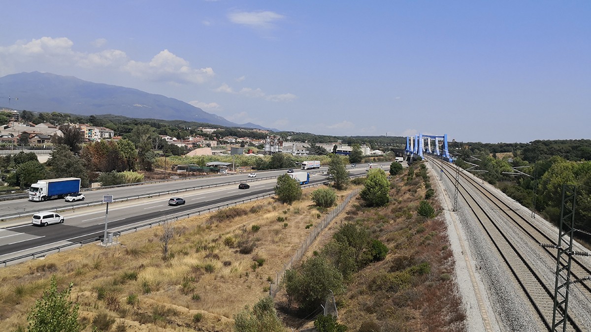 L'autopista AP-7 al seu pas per Llinars del Vallès