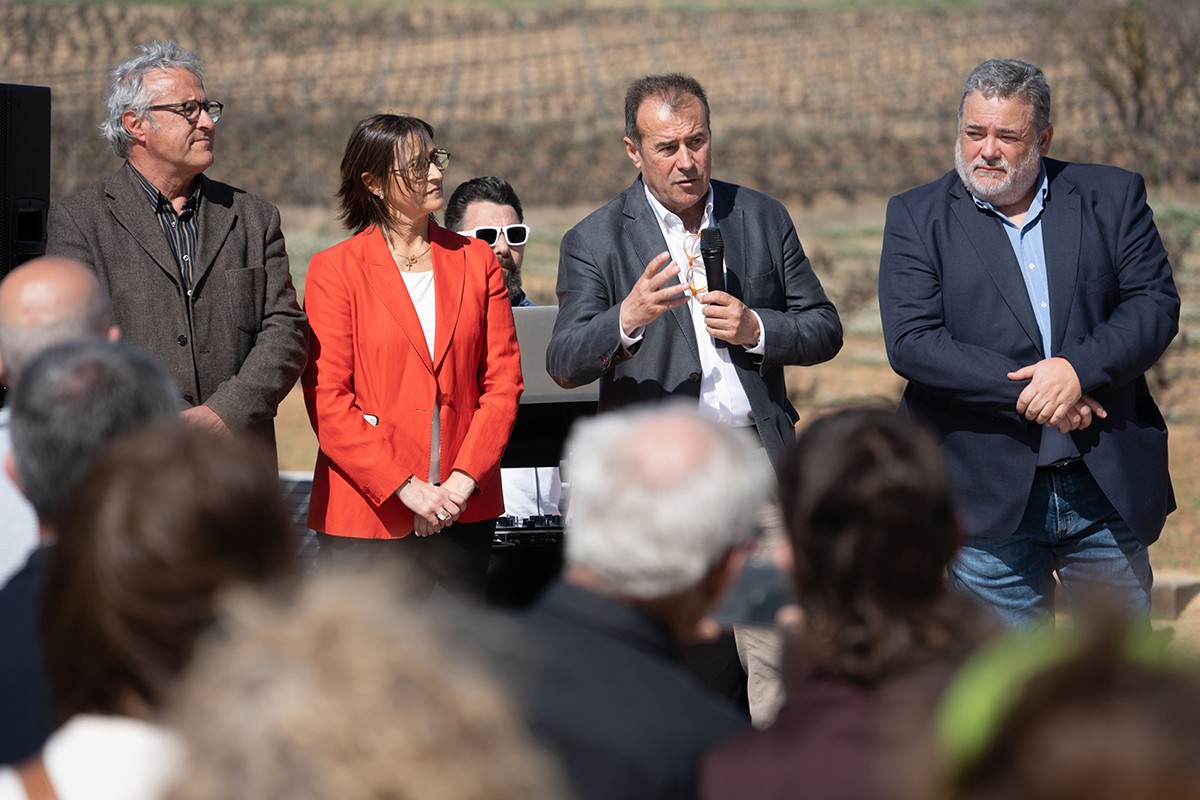 Agustí Torelló Sibill i la seva germana Lali, en un moment de la inauguració