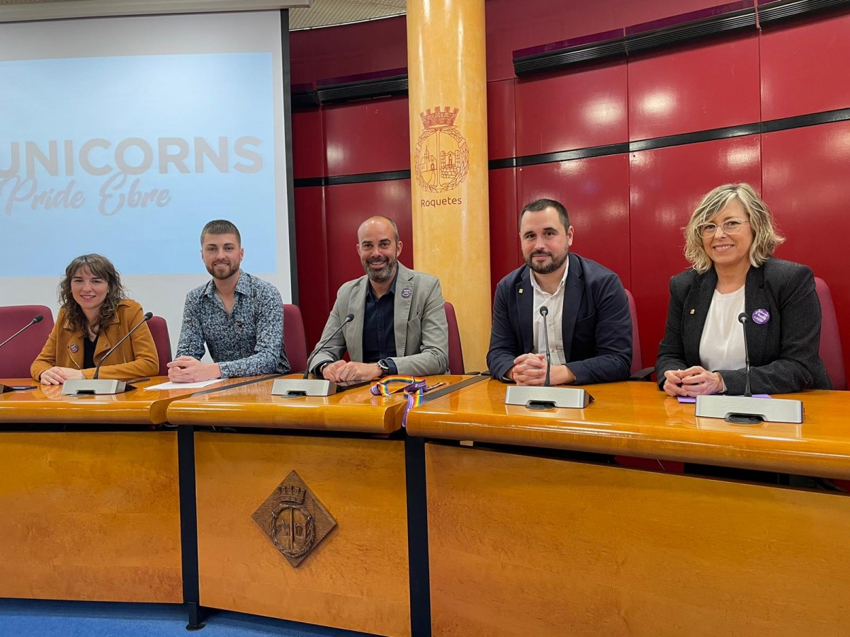 Presentació de la segona edició de la Festa de L'orgull LGTBI+ de les Terres de l'Ebre a l'Ajuntament de Roquetes 