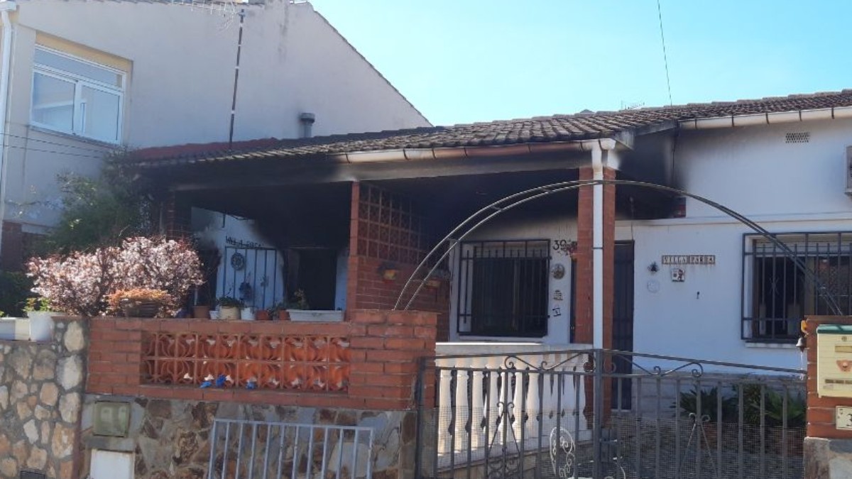 L'habitatge afectat pel foc a les Peces, Albinyana.