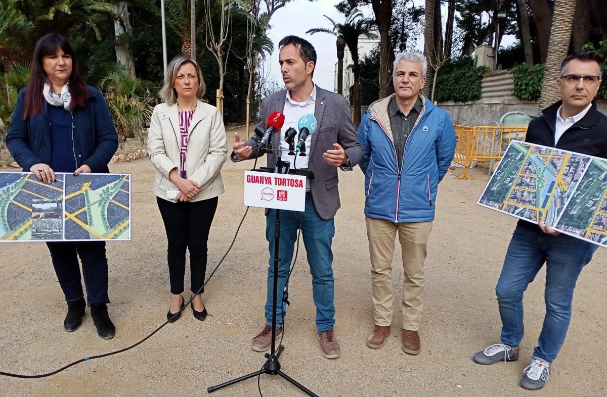 Roda de premsa de la candidatura conjunta del PSC i Movem Tortosa per presentar el projecte urbanístic de reordenació del centre de la ciutat 