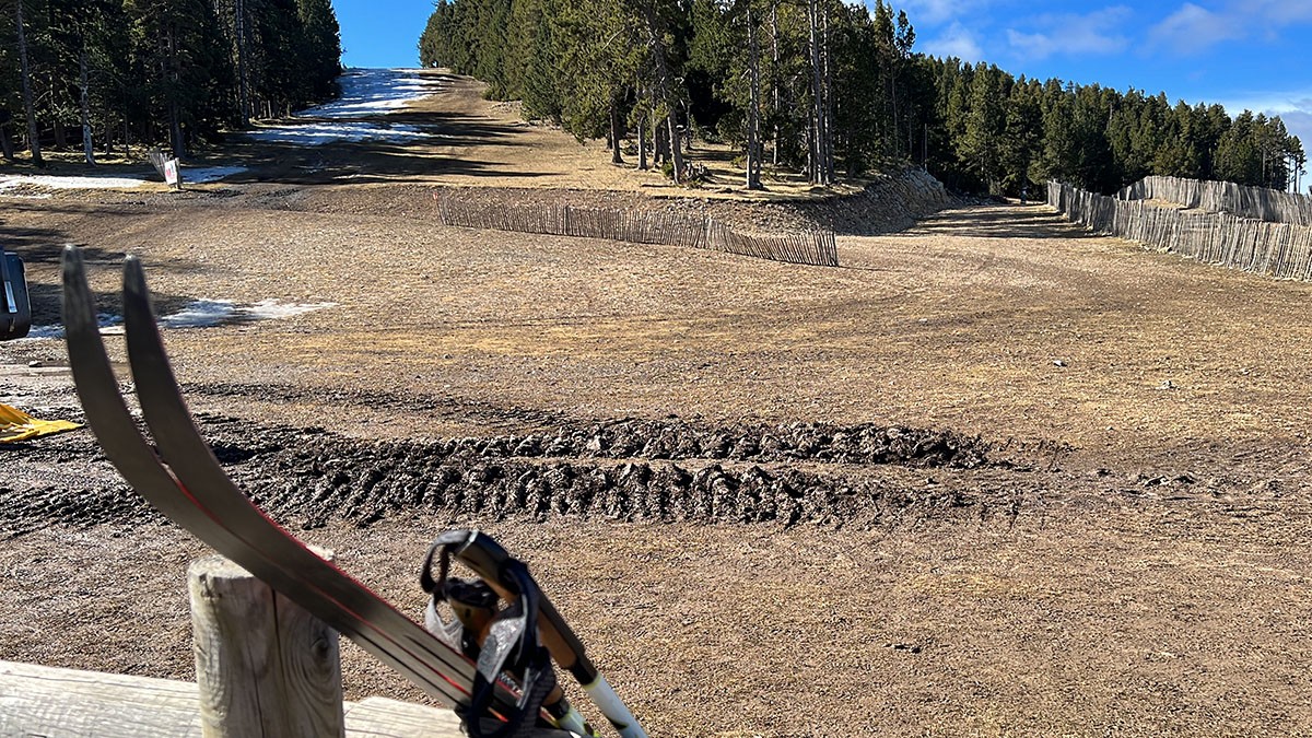 Una estació d'esquí nòrdic del Pirineu sense neu