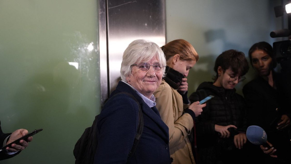 Concentració contra la detenció de Clara Ponsatí