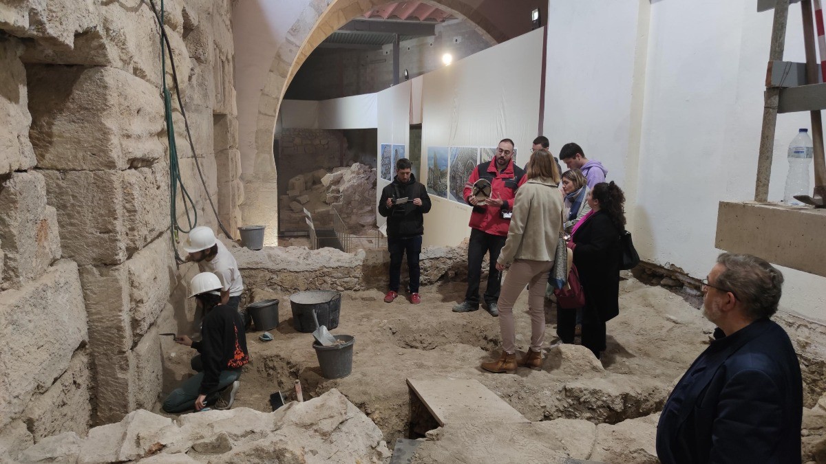 Vista de la sala on s'està treballant, futura planta baixa del Museu Diocesà de Tarragona.