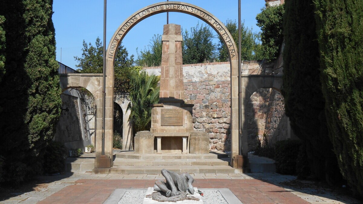 El monument franquista als caiguts del Castell de Montjuïc