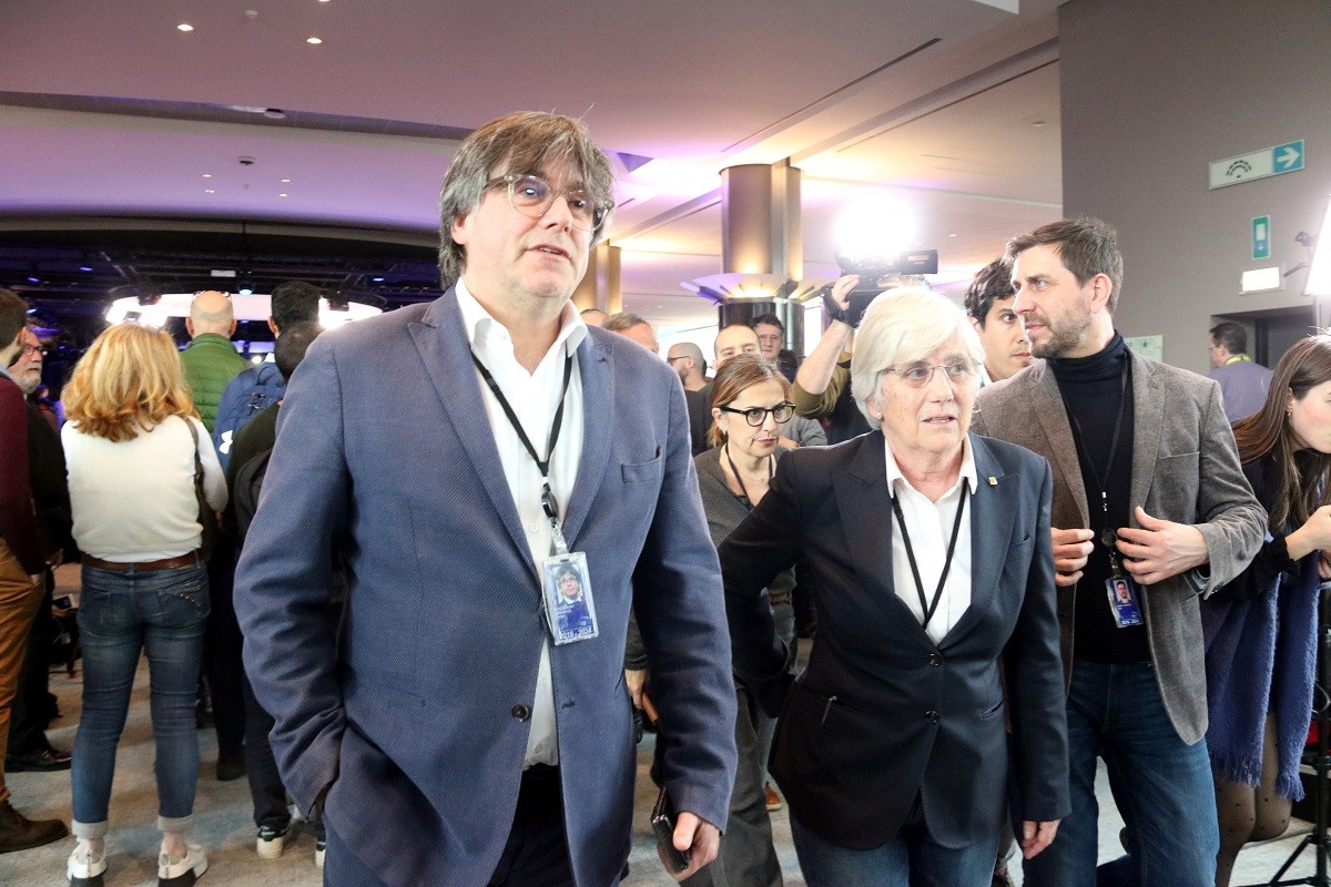 Ponsati, amb Puigdemont i Comín, al Parlament Europeu
