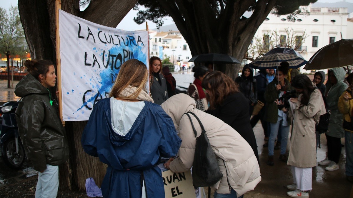 Els concentrats a Cadaqués per reclamar frenar l'especulació al municipi
