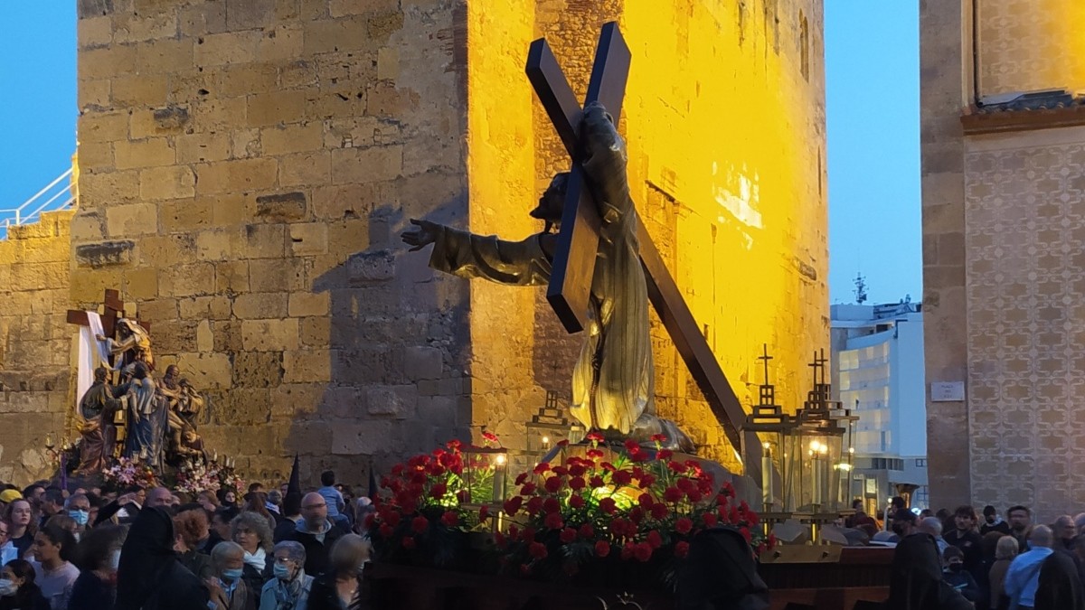 La Processó del Sant Enterrament de Tarragona comença a la plaça del Rei.