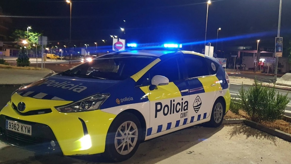Un cotxe de la policia local de Cunit.