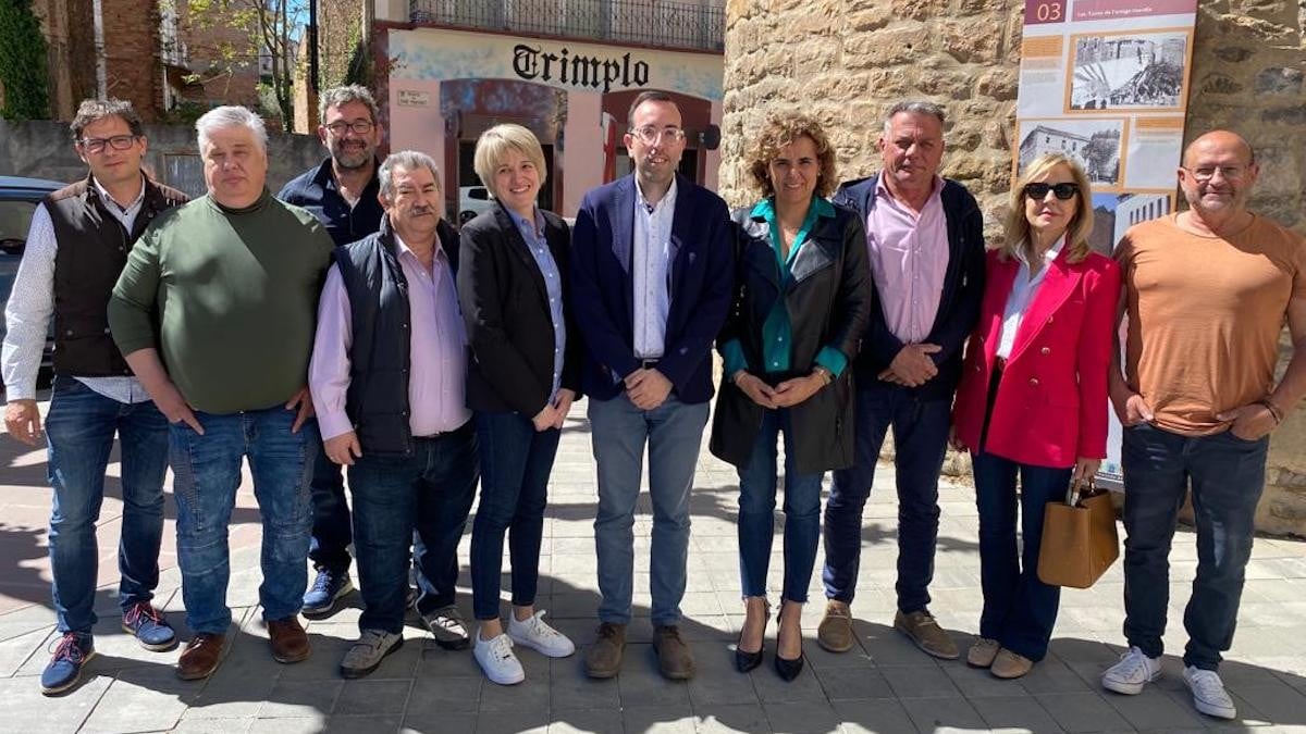 Susana Torrejón (cinquena per l'esquerra), amb el president del PP a Lleida, Xavi Palau, i l'eurodiputada Dolors Montserrat