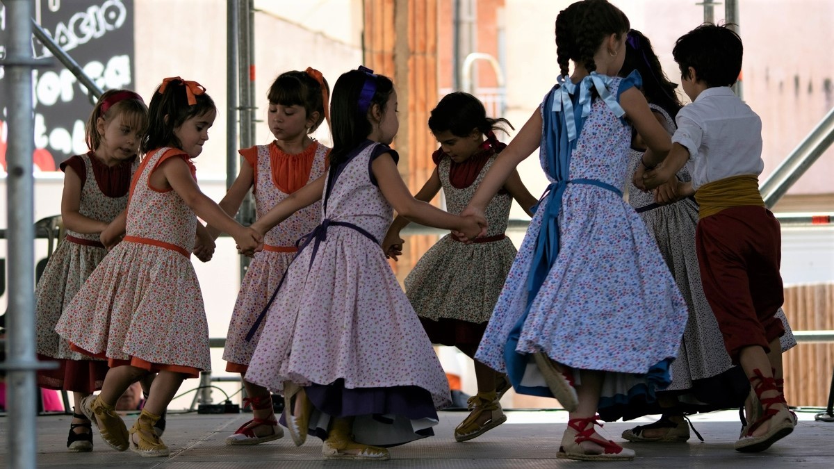 Els Premis Joan Burés i Vidal volen mantenir viva la dansa tradicional catalana divulgant-la a les aules
