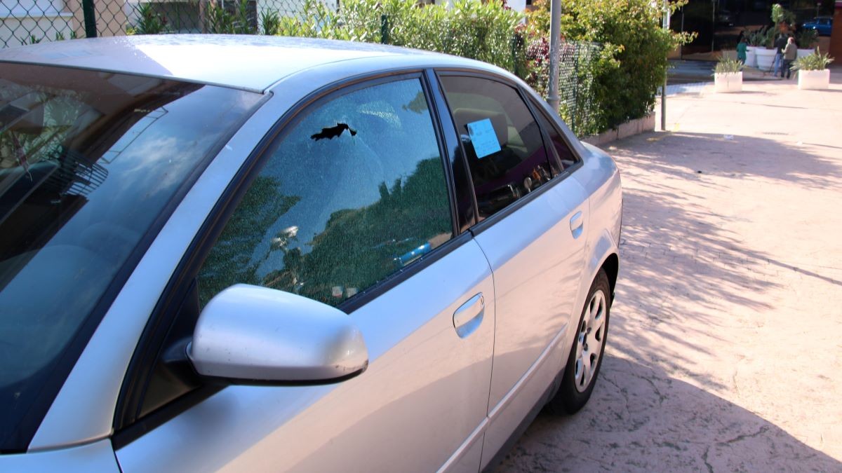 Un dels cotxes danyats pels trets del tiroteig que es va produir a Salou el passat mes de maig.