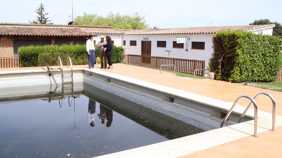 Una de les piscines municipals d'on s'extreu l'aigua perquè veïns i pagesos puguin regar o netejar.