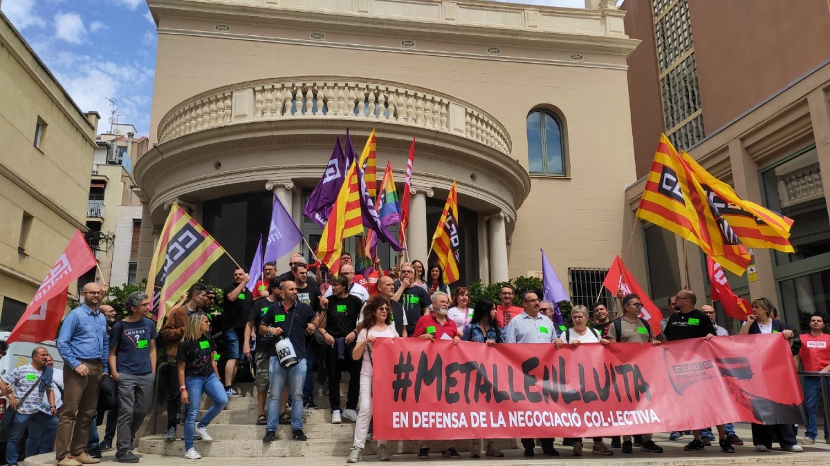 La protesta a les portes del Centre Metal·lúrgic 