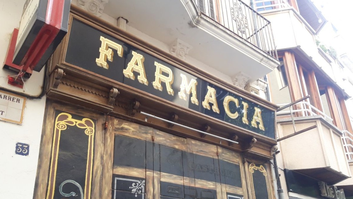 L'antiga farmàcia Magriñá del Vendrell.