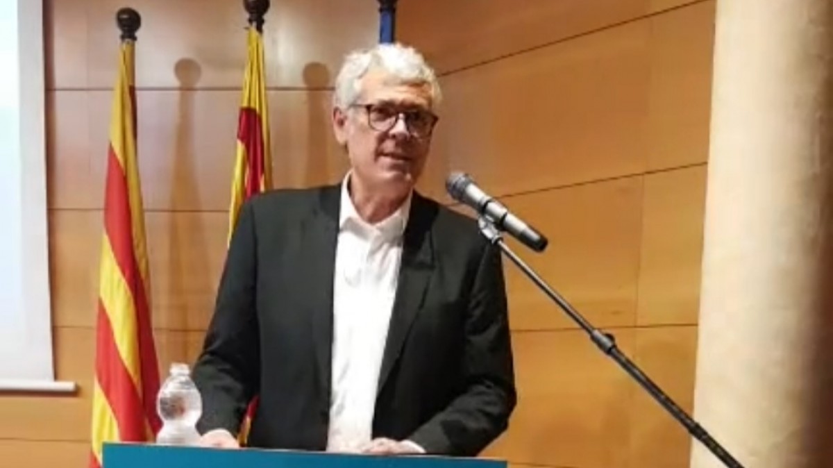 Jordi Sendra durant la seva conferència al Col·legi de l'Advocacia de Tarragona.