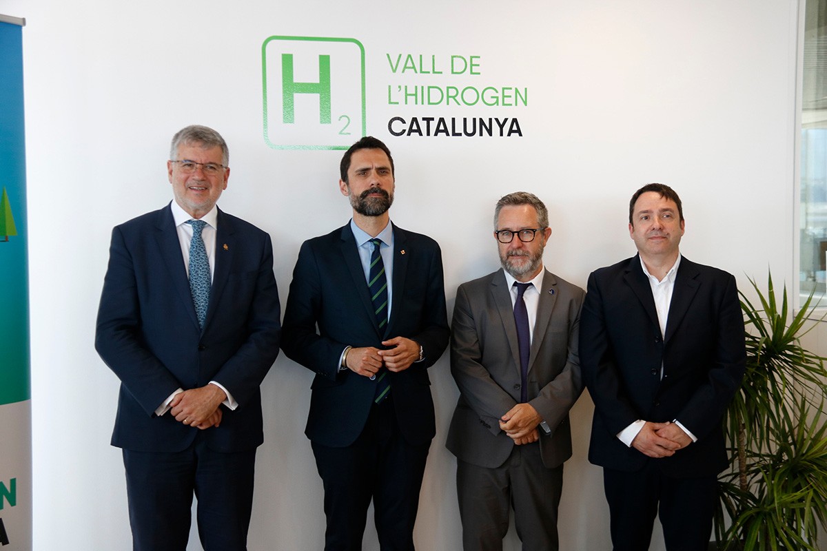 Inauguració de la seu de la Vall de l'Hidrogen de Catalunya a l'edifici institucional de l'ATP, encapçalada pel conseller d'Empresa Roger Torrent.