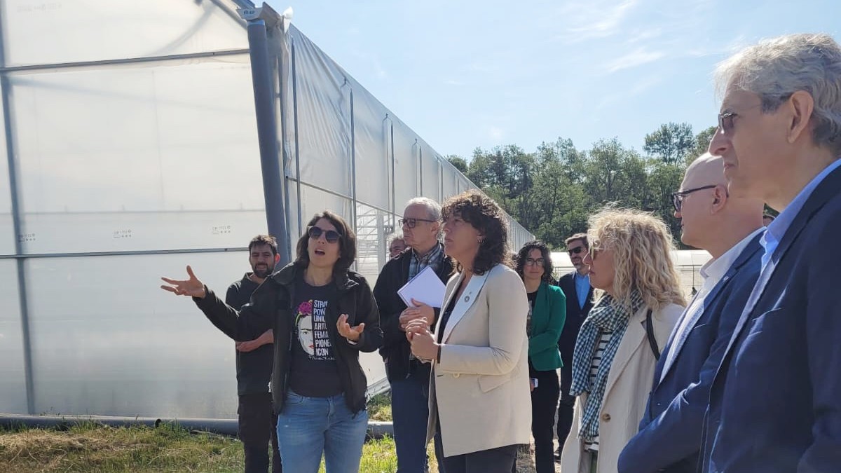 La consellera visitant les instal·lacions de Forestal Catalana a la capital del Jussà