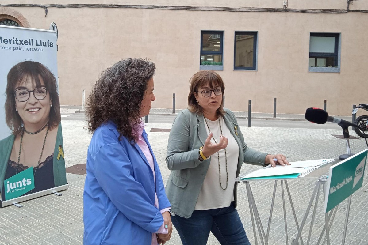 Meritxell Lluís i Montserrat Caupena presenten les propostes de mobilitat de Junts per Terrassa