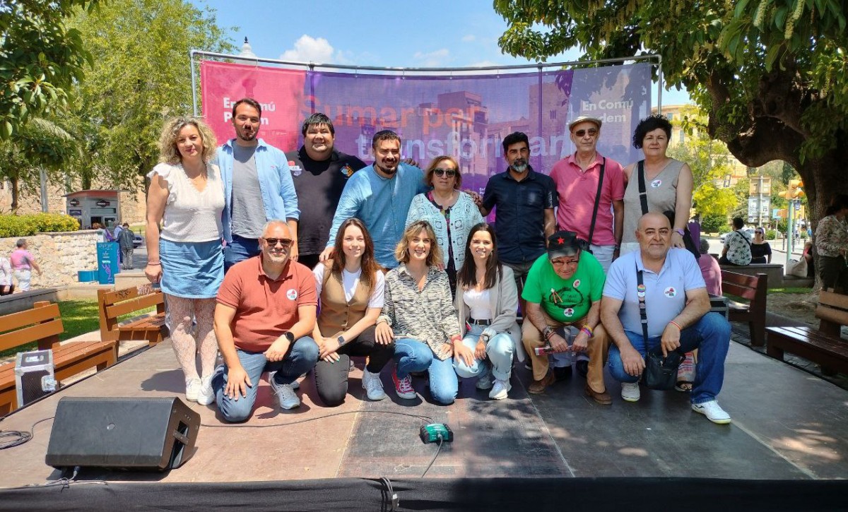 Foto de família del final de l'acte d'En Comú Podem a Tarragona.