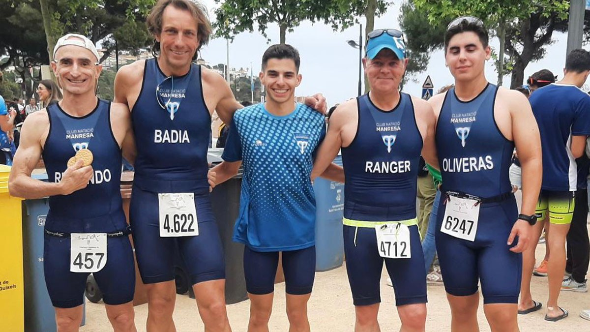 Cinc dels sis triatletes del CN Manresa que van participar a la prova