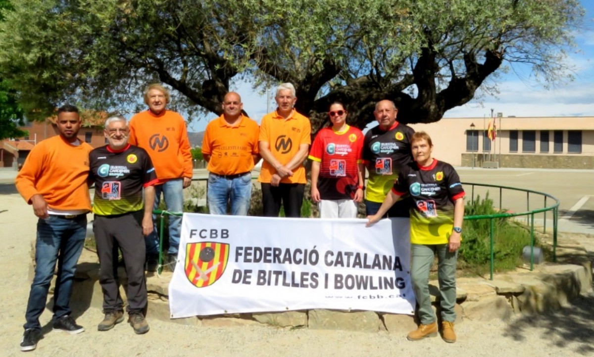 Equip de l’Olius A i Tàrrega de la 1a Divisió de la Lliga Catalana de Bitlles.