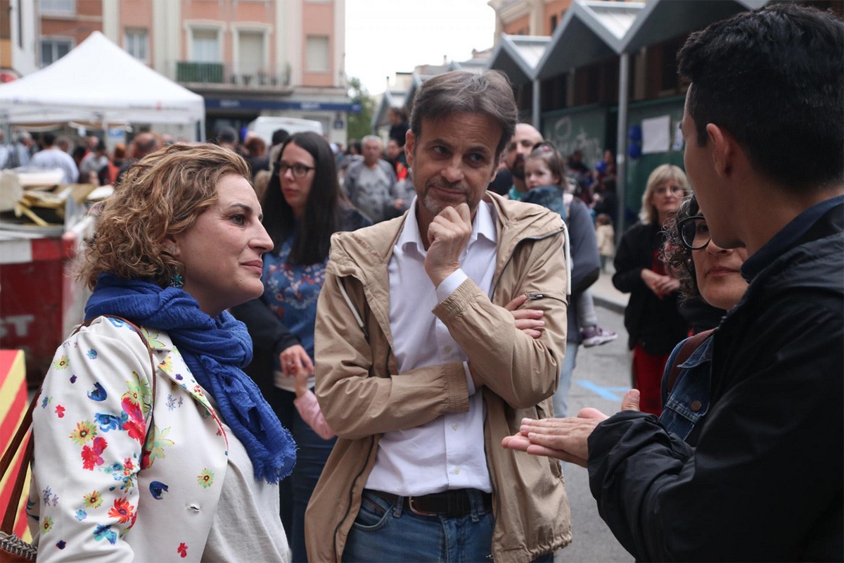Jaume Asens acompanya la candidata de Terrassa En Comú Podem, Agnès Petit