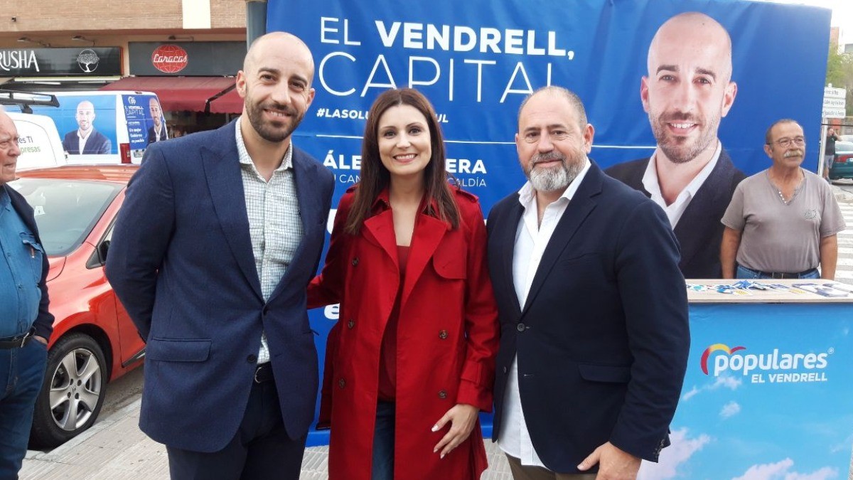 Lorena Roldán, amb Àlex Barrera i Jero Merino al Vendrell.