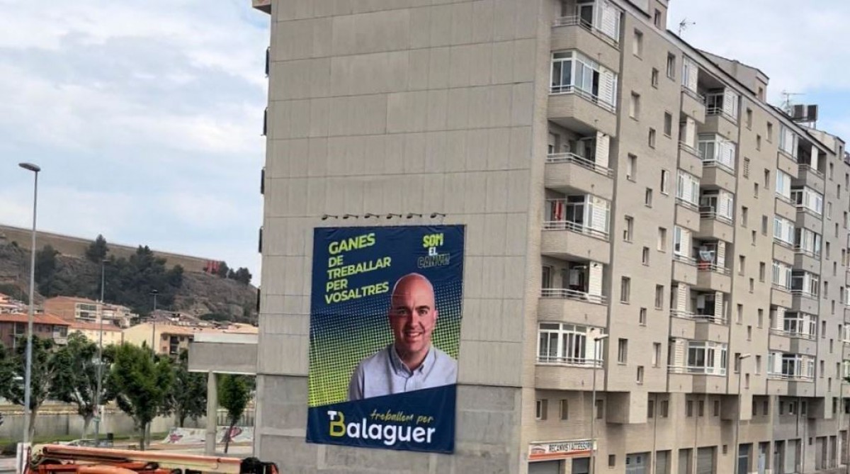 El gran cartell de Treballem per Balaguer
