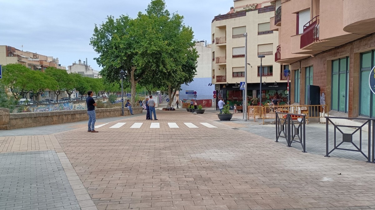 La renovada plaça de França del Vendrell.